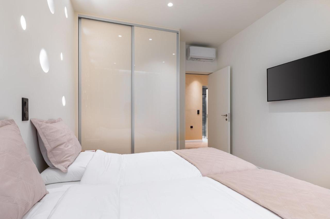 J&a Luxury Apartment